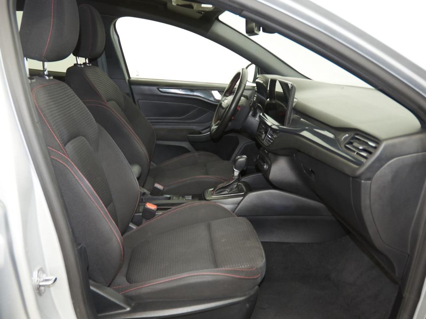 Ford Focus Sportbreak 1.0 Ecoboost MHEV ST-Line 155 Aut.