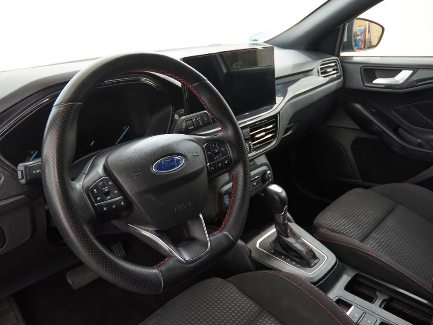 Ford Focus Sportbreak 1.0 Ecoboost MHEV ST-Line 155 Aut.