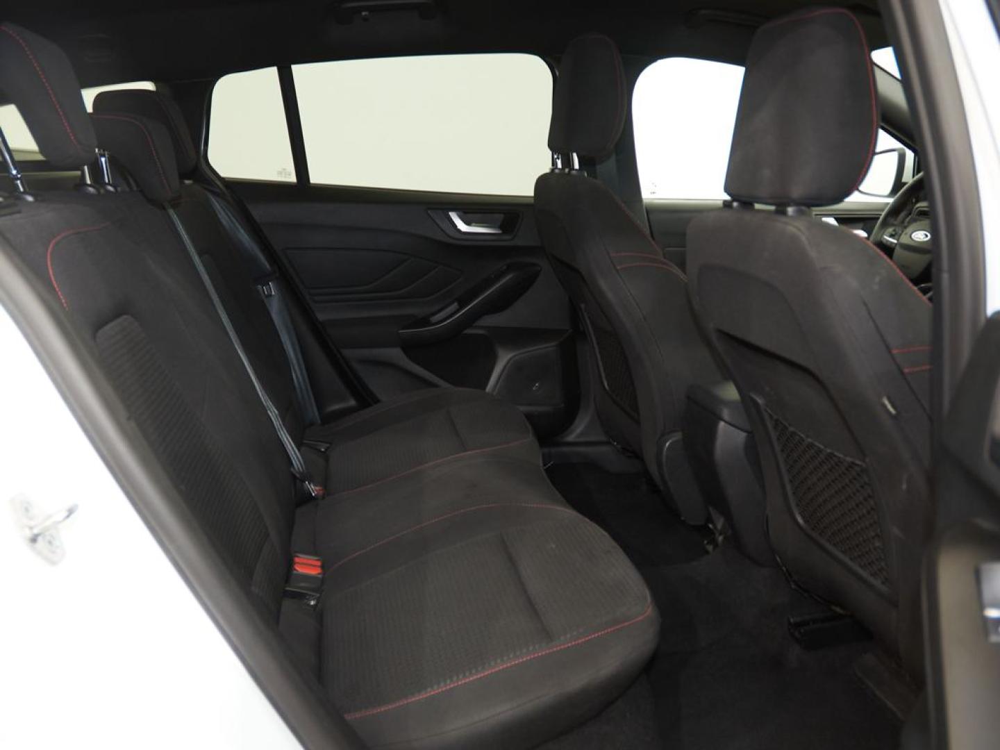 Ford Focus Sportbreak 1.0 Ecoboost MHEV ST-Line 155 Aut.