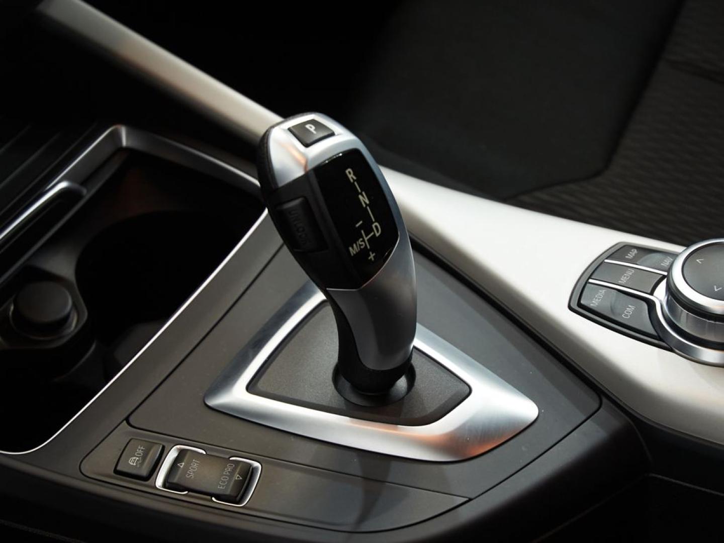 BMW Serie 1 F20 5p. 8iA
