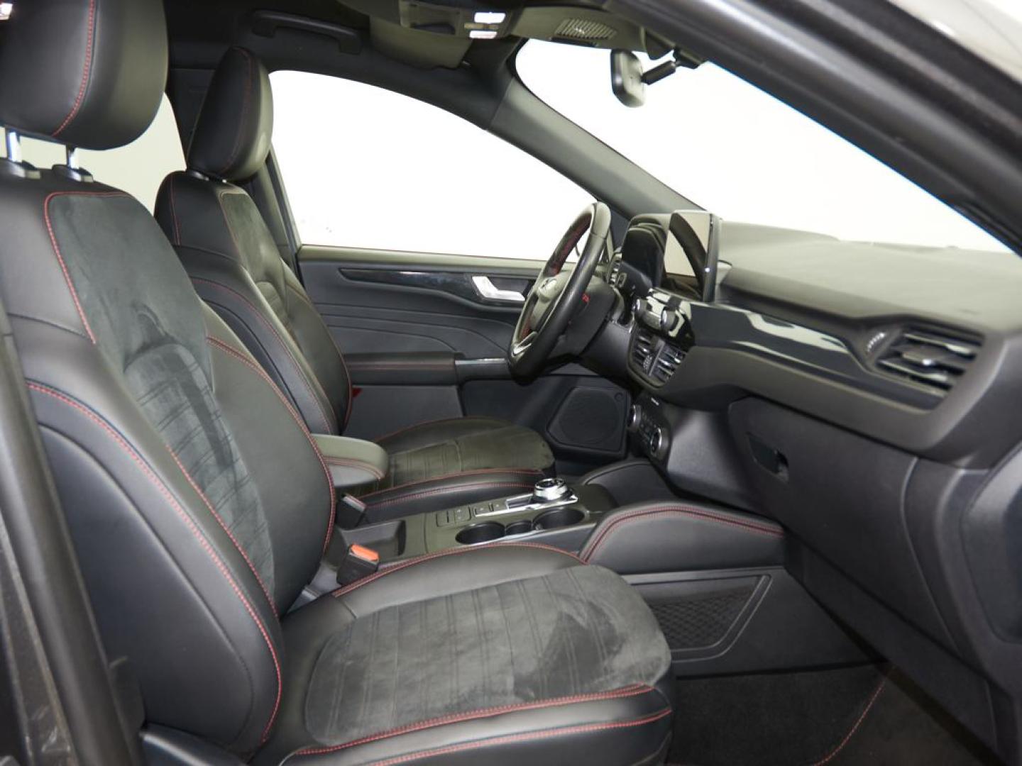 Ford Kuga Híbrido 2.5 Duratec FHEV ST-Line X 4x2 Aut.