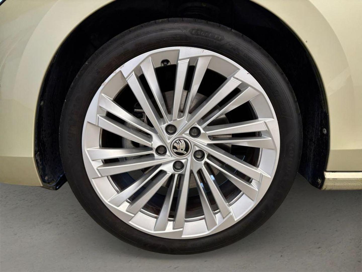 Skoda Superb Combi Diesel 1.5 TSI m-HEV L&K DSG 110 kW (150 CV)