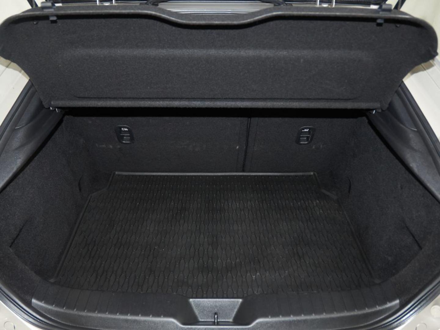 Mazda 3 2.0 e-Skyactiv-X Zenith Safety Black 137kW