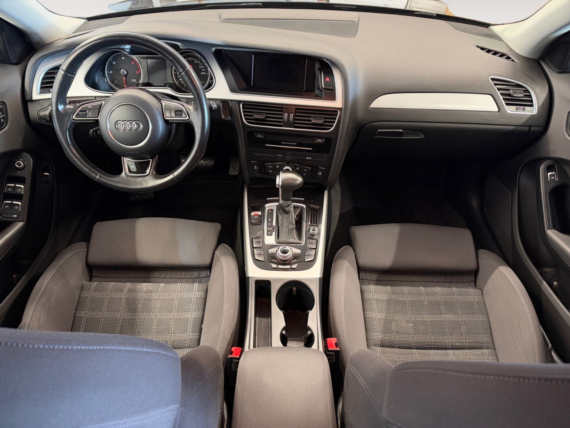 Audi A4 2.0 TDI 150CV multitronic S line edition