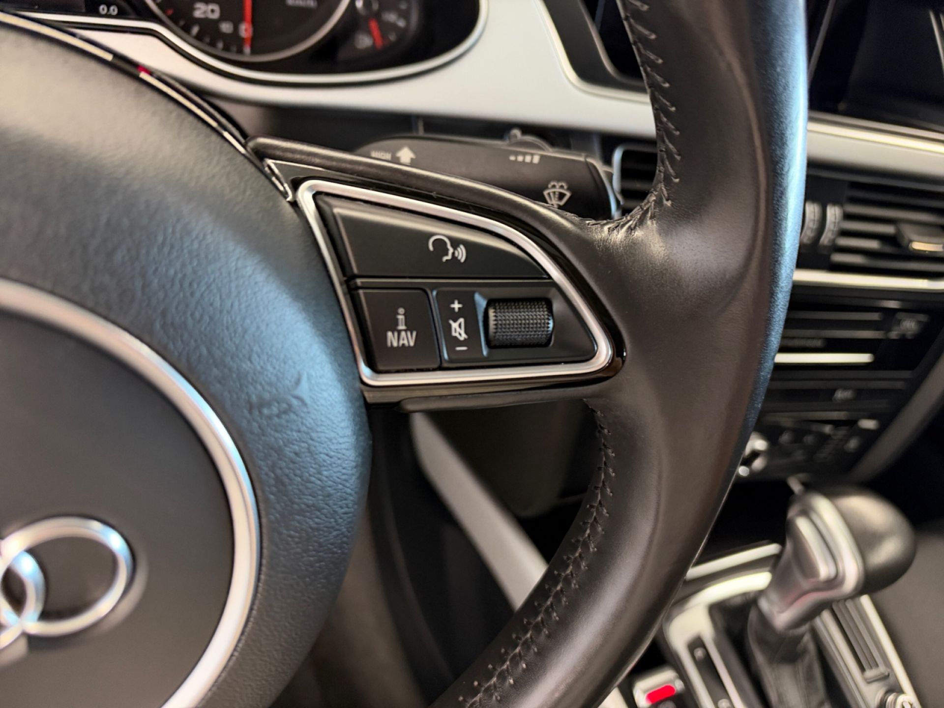 Audi A4 2.0 TDI 150CV multitronic S line edition