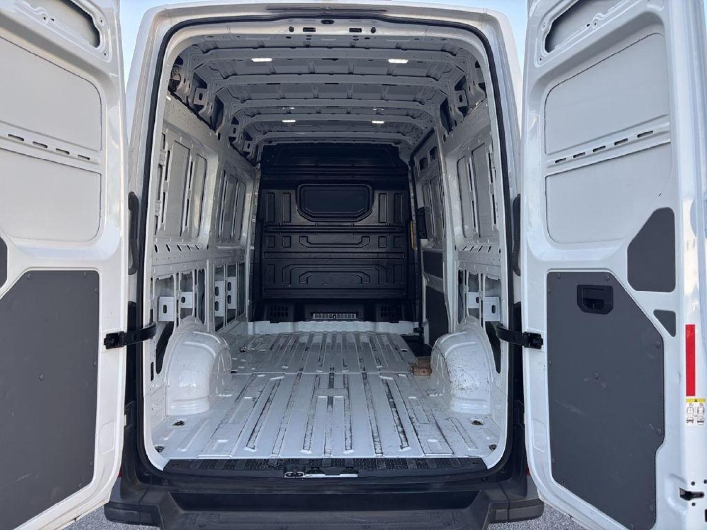 Volkswagen Crafter 35 Furgón Batalla Media L3H2 2.0 TDI 103 kW (140 CV)