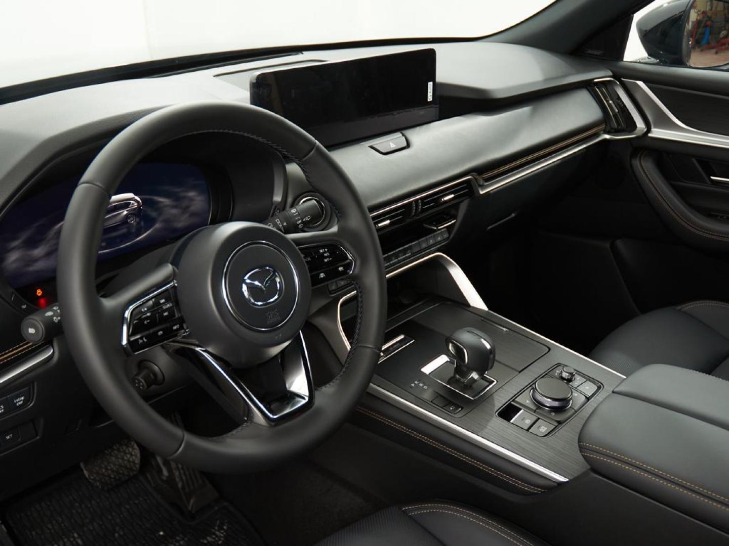 Mazda CX-60 Diesel 2026 3.3 E-SKYACTIV D MHEV 147 KW (200 CV) 8AT RWD HOMURA CONVENIENCE & SOUND PACK