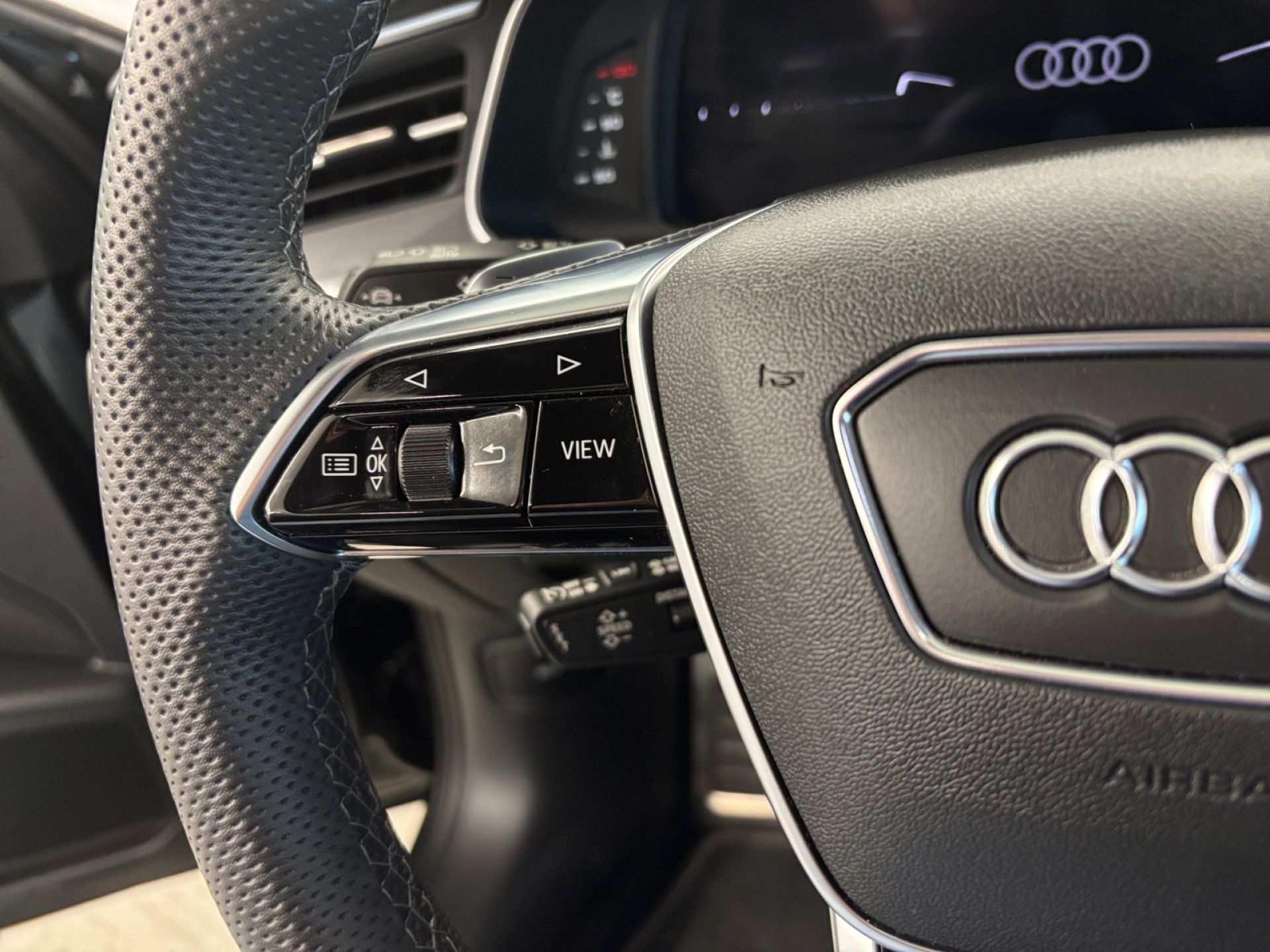 Audi A6 Avant Black Line 45 TDI quattro S tronic