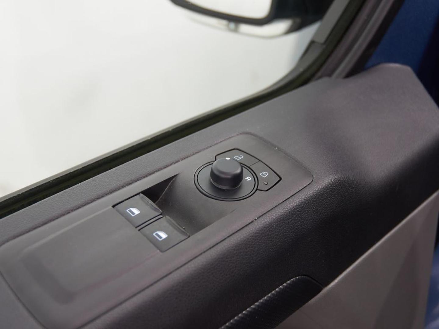 Ford Transit Custom Diesel FT 320 L1 Kombi 2.0 Ecoblue Trend 136
