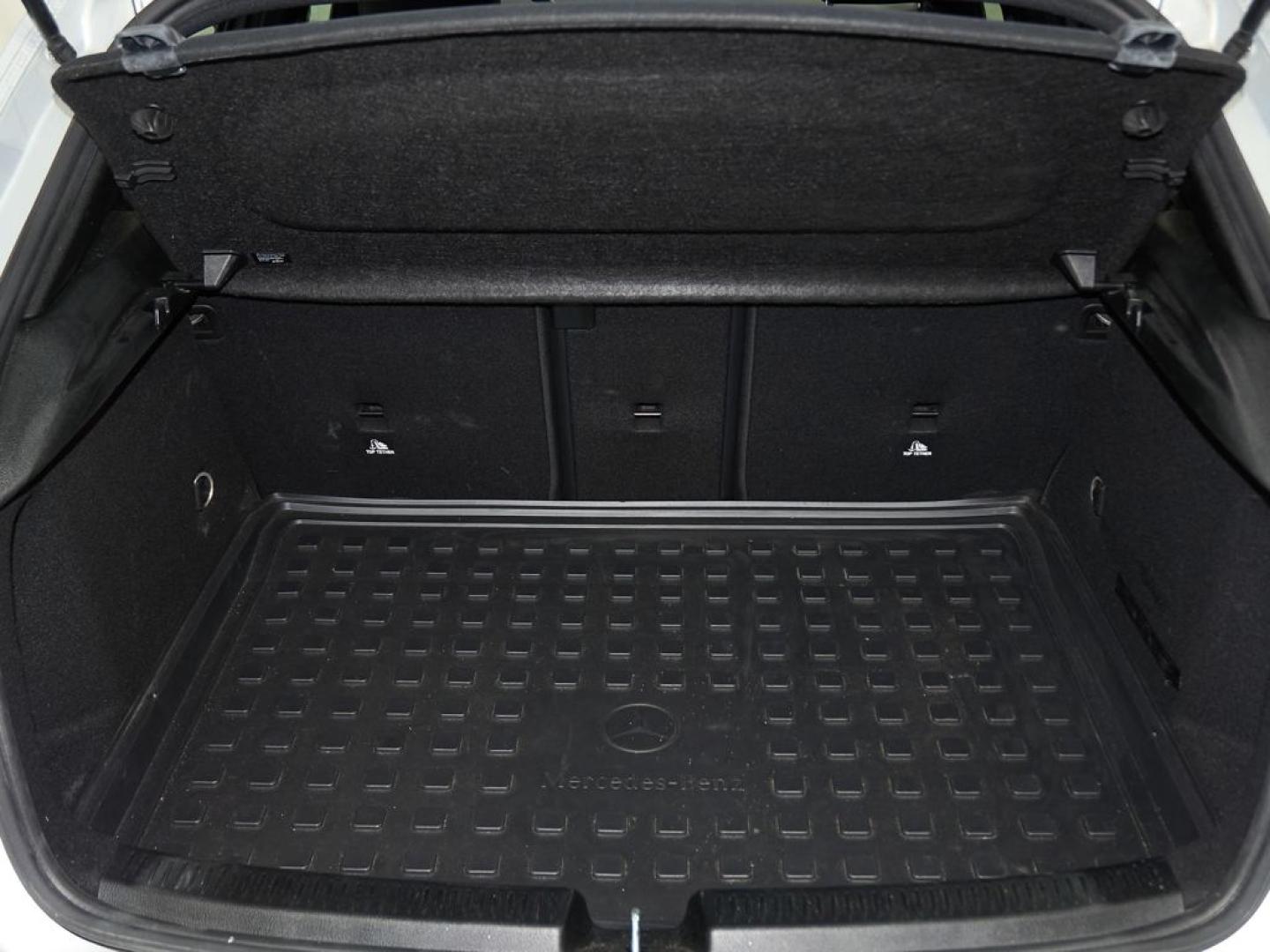 Mercedes Benz Clase A W177 Diesel 200d 4Matic 8G-DCT