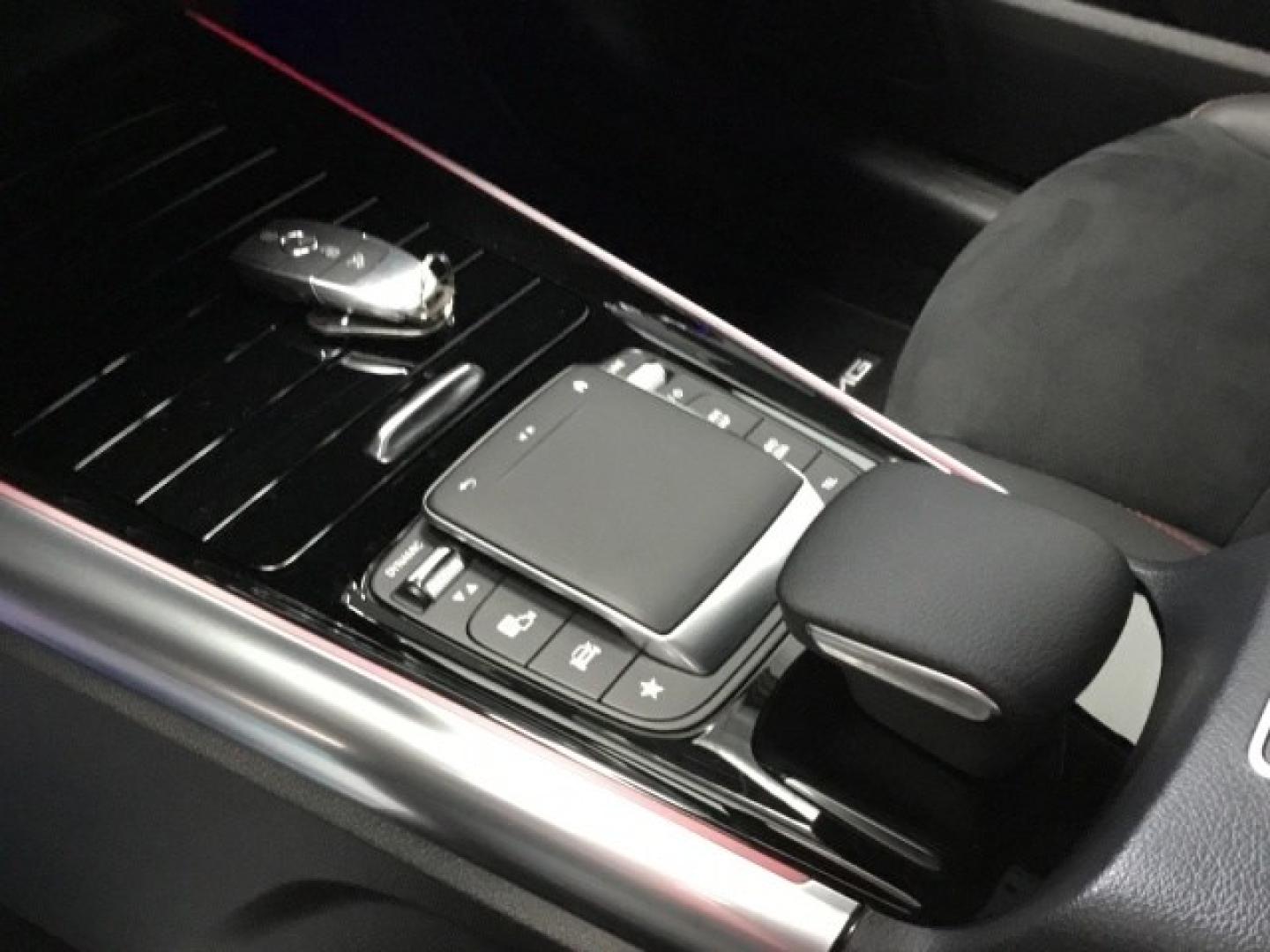 Mercedes Benz Clase B 180 d AMG Line (EURO 6d)