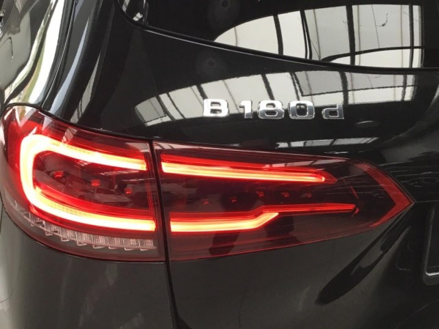 Mercedes Benz Clase B 180 d AMG Line (EURO 6d)