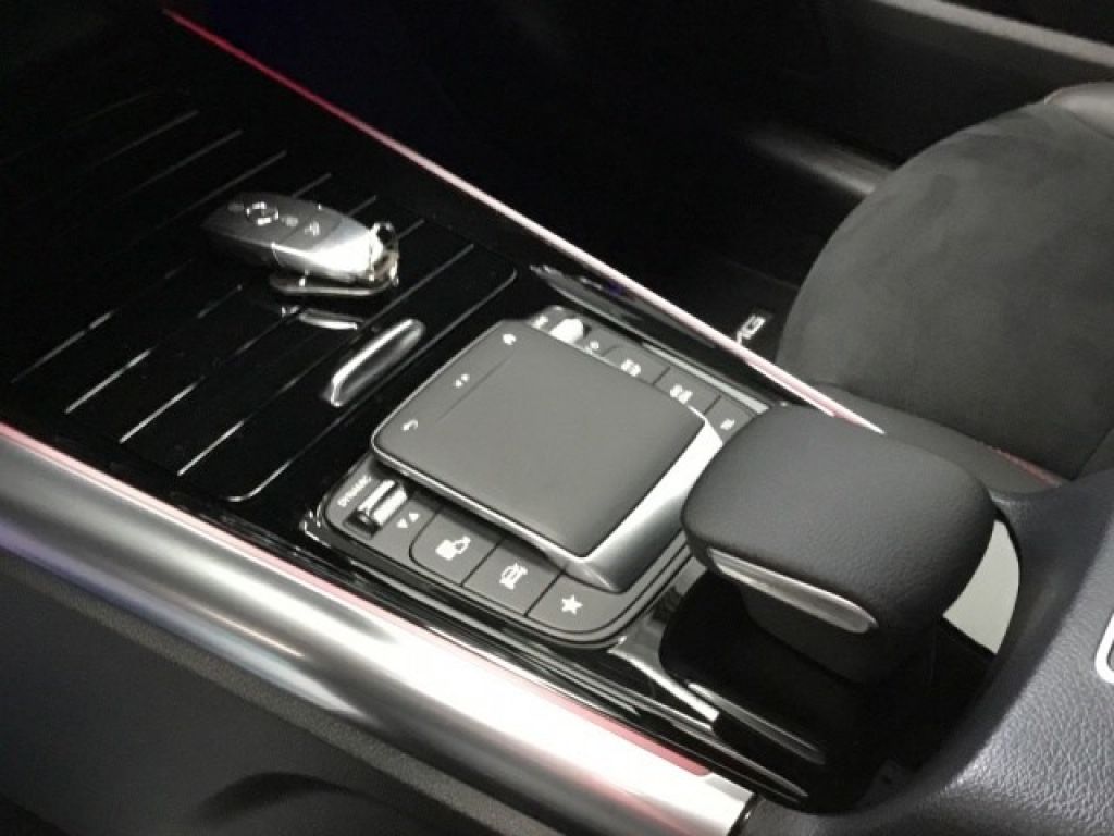 Mercedes Benz Clase B 180 d AMG Line (EURO 6d)