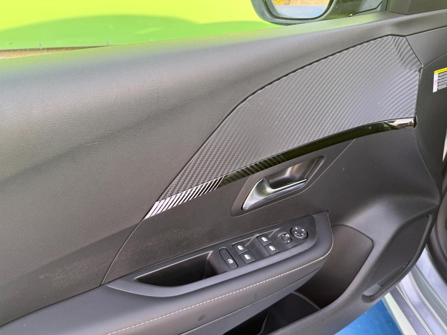 Peugeot 208 1.2 Hybrid 100 Allure 5p e-DCS6