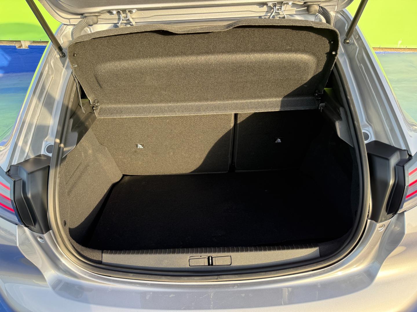 Peugeot 208 1.2 Hybrid 100 Allure 5p e-DCS6