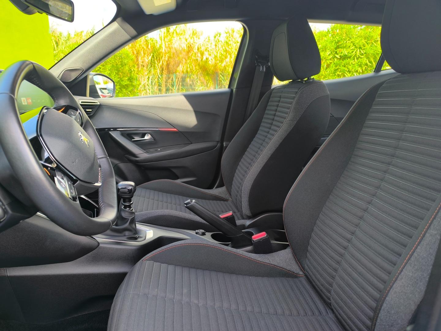 Peugeot 2008 1.2 PureTech 100cv Active