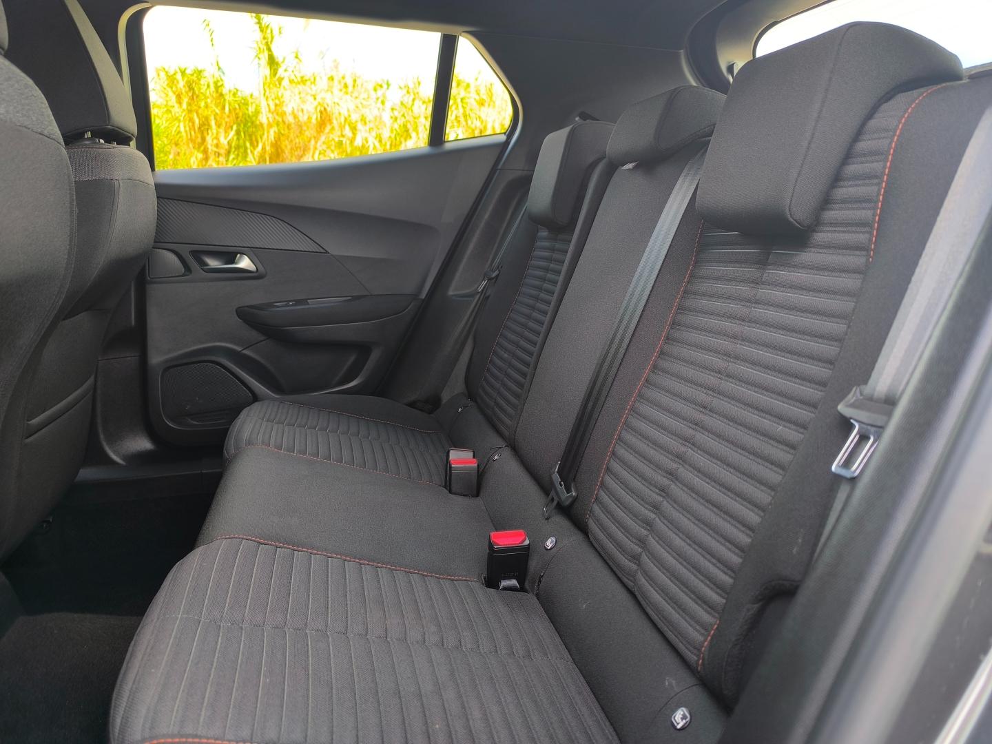 Peugeot 2008 1.2 PureTech 100cv Active