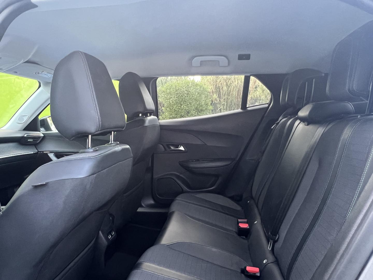 Peugeot 2008 1.2 PureTech 100cv Allure