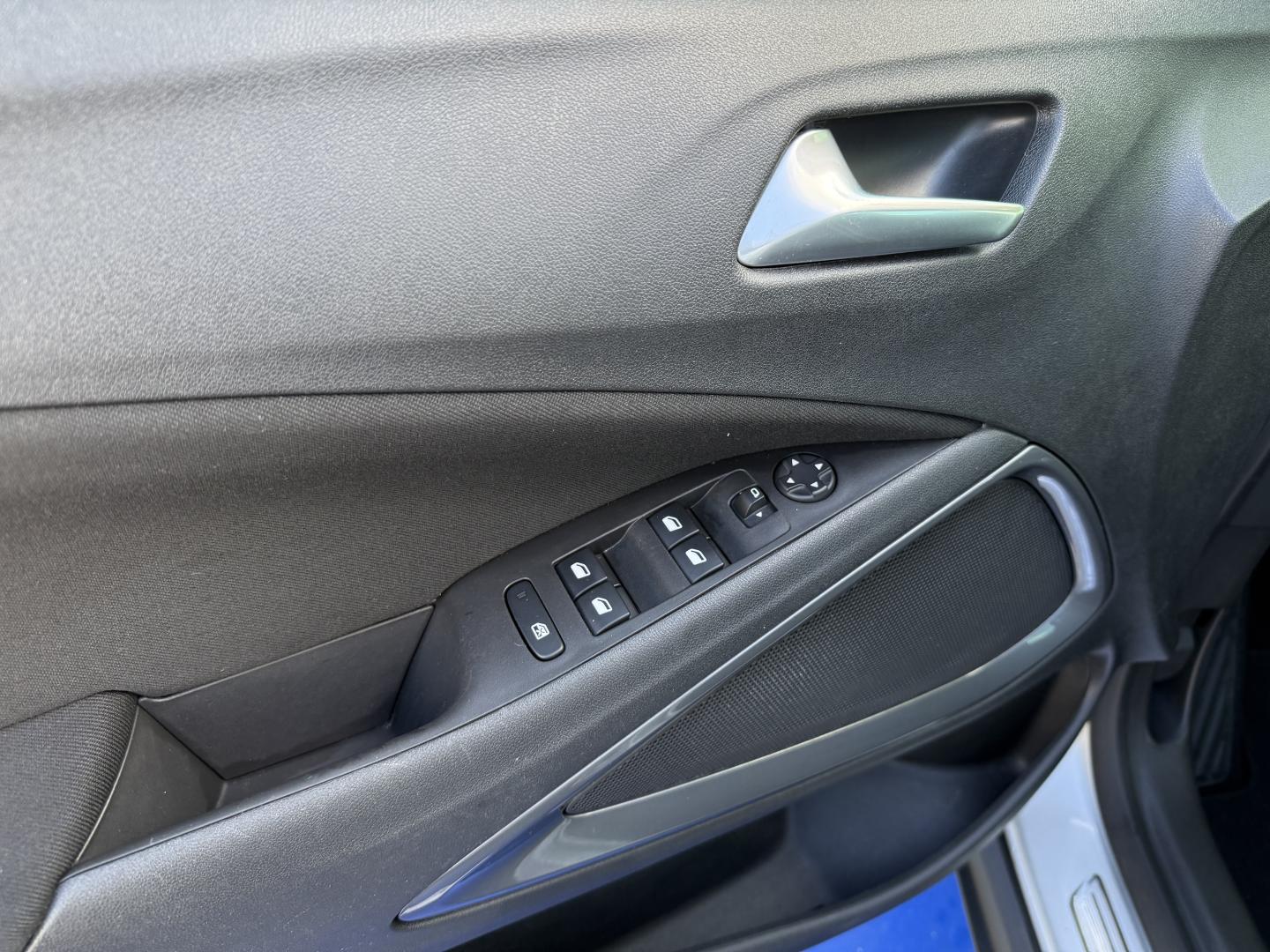 Opel Crossland 1.2T 110cv Design & Tech