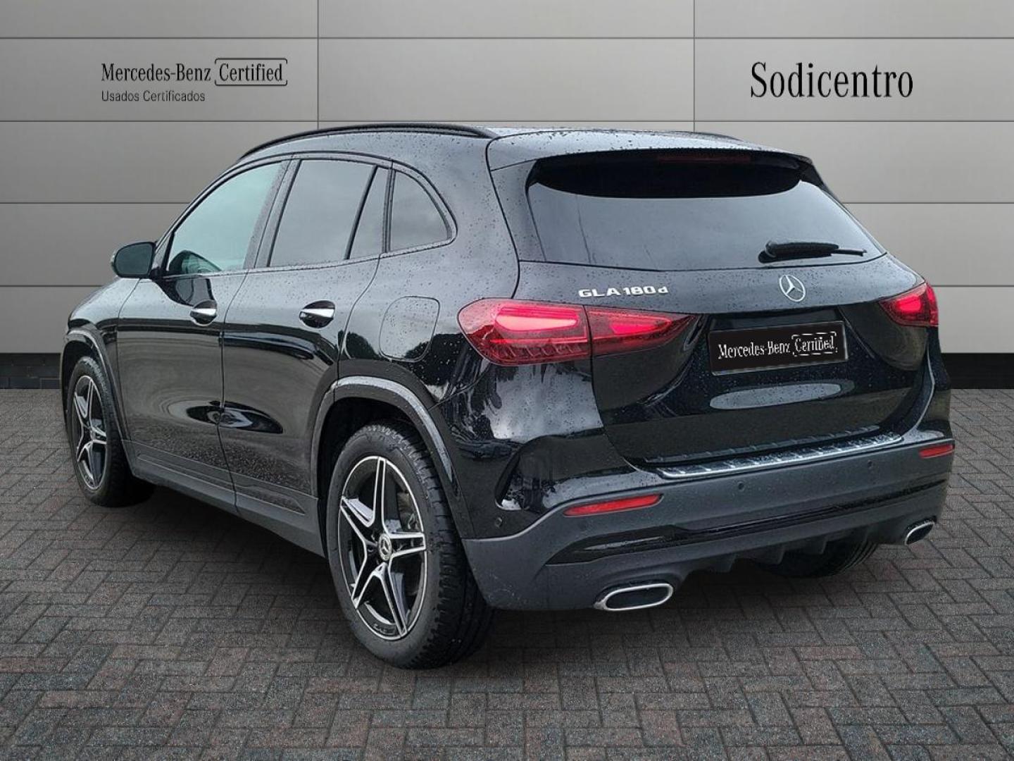 Mercedes-Benz Classe GLA GLA 180d AMG
