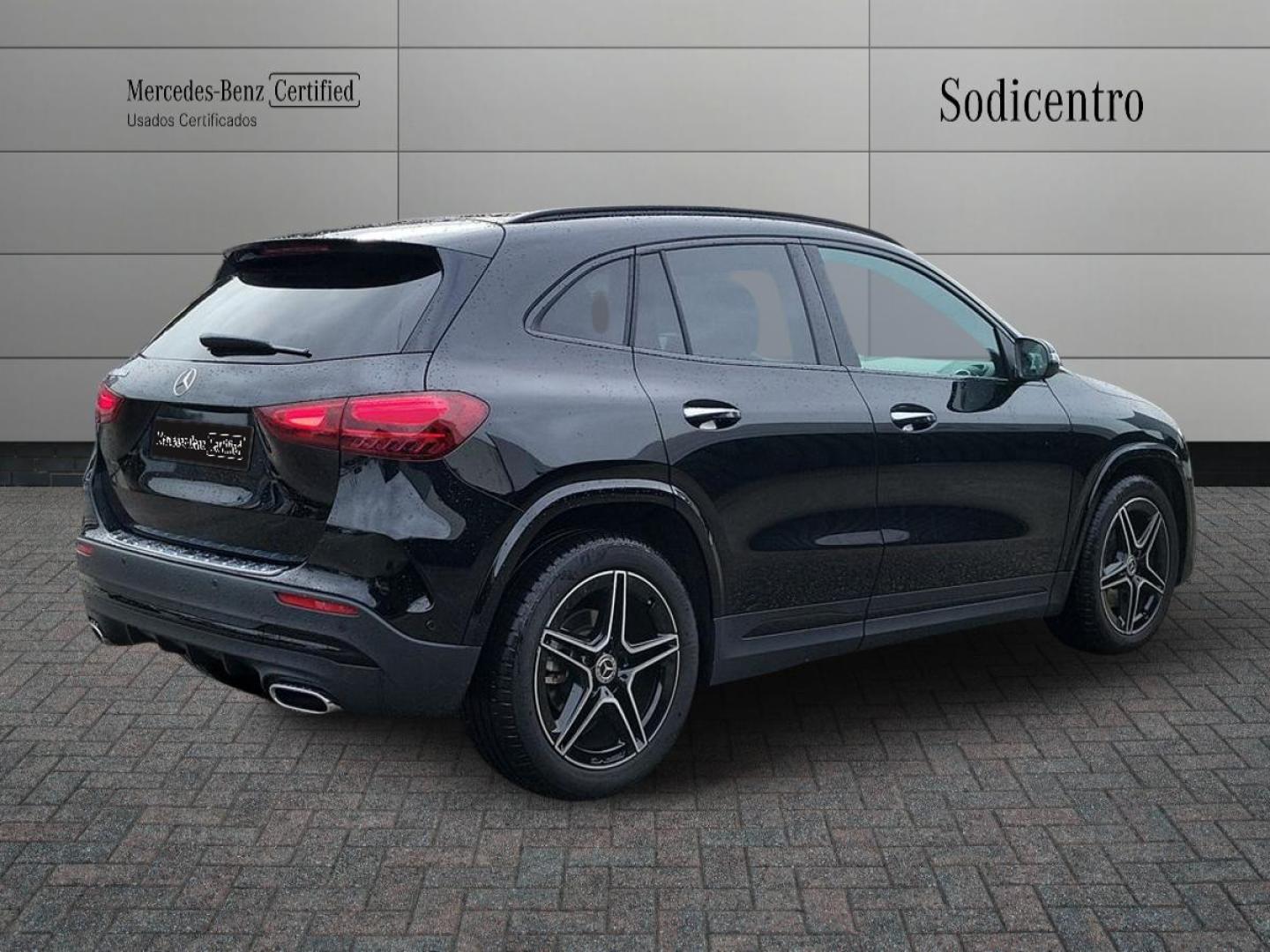 Mercedes-Benz Classe GLA GLA 180d AMG