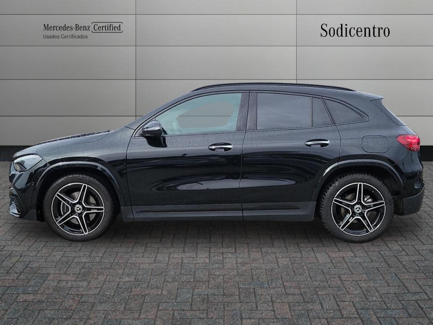 Mercedes-Benz Classe GLA GLA 180d AMG