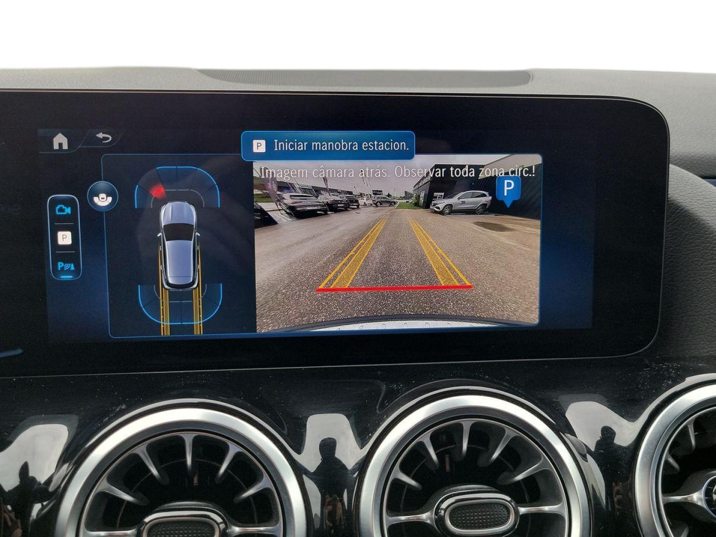 Mercedes-Benz Classe GLA GLA 180d AMG