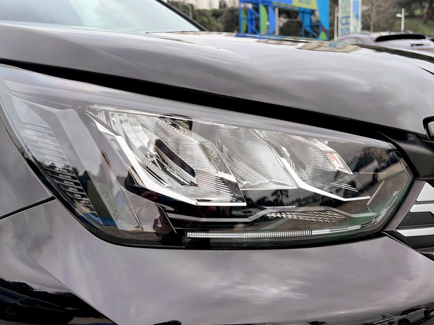 Peugeot 2008 1.2 Hybrid 136 Allure e-DCS6