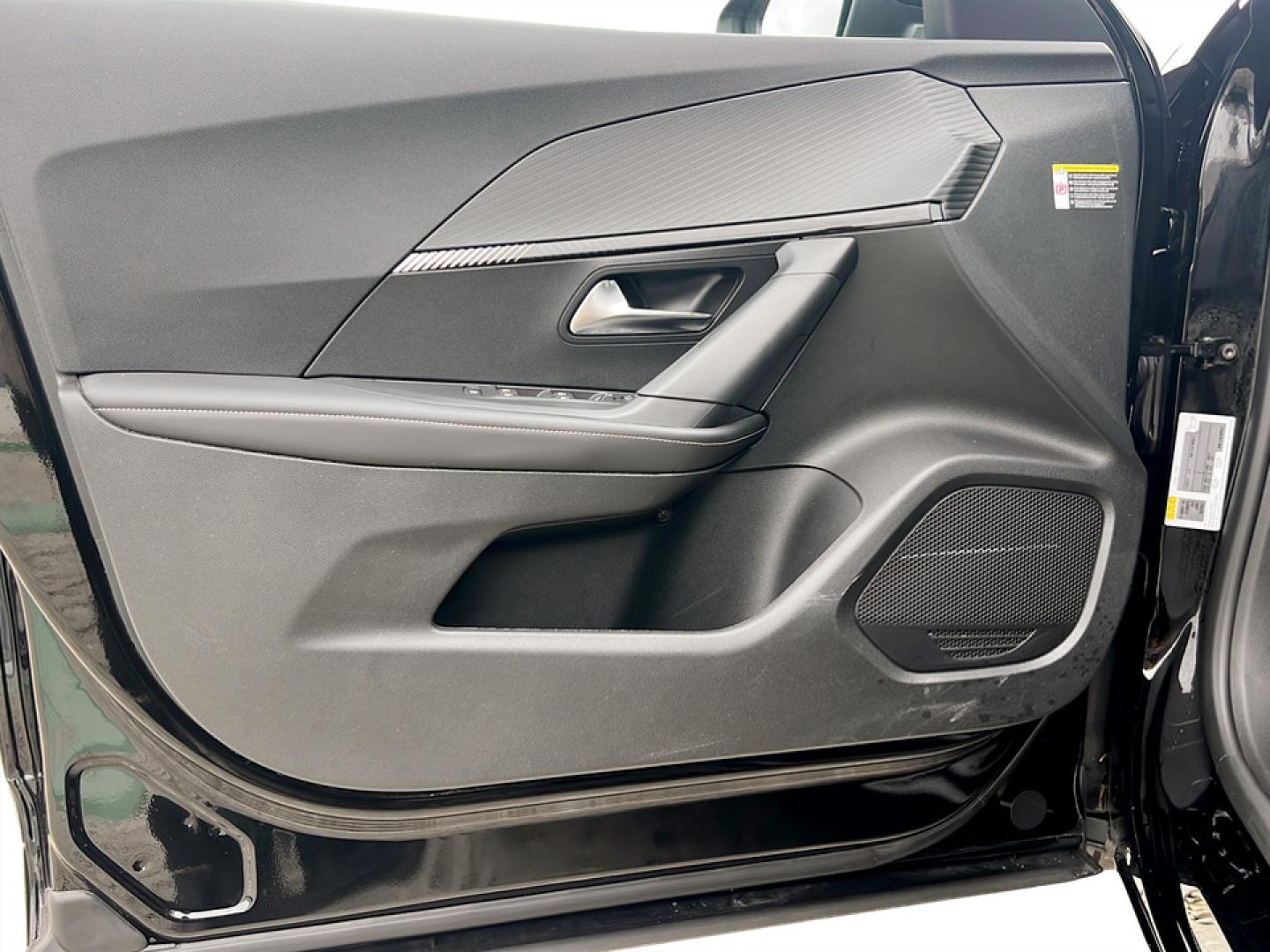 Peugeot 2008 1.2 Hybrid 136 Allure e-DCS6