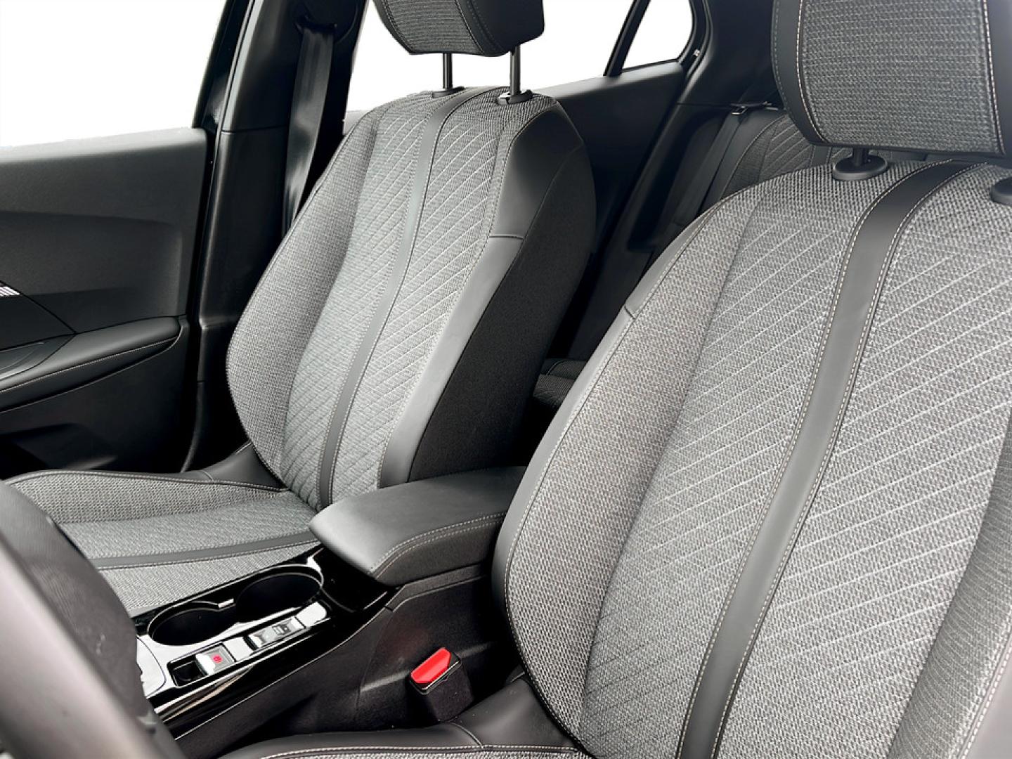 Peugeot 2008 1.2 Hybrid 136 Allure e-DCS6