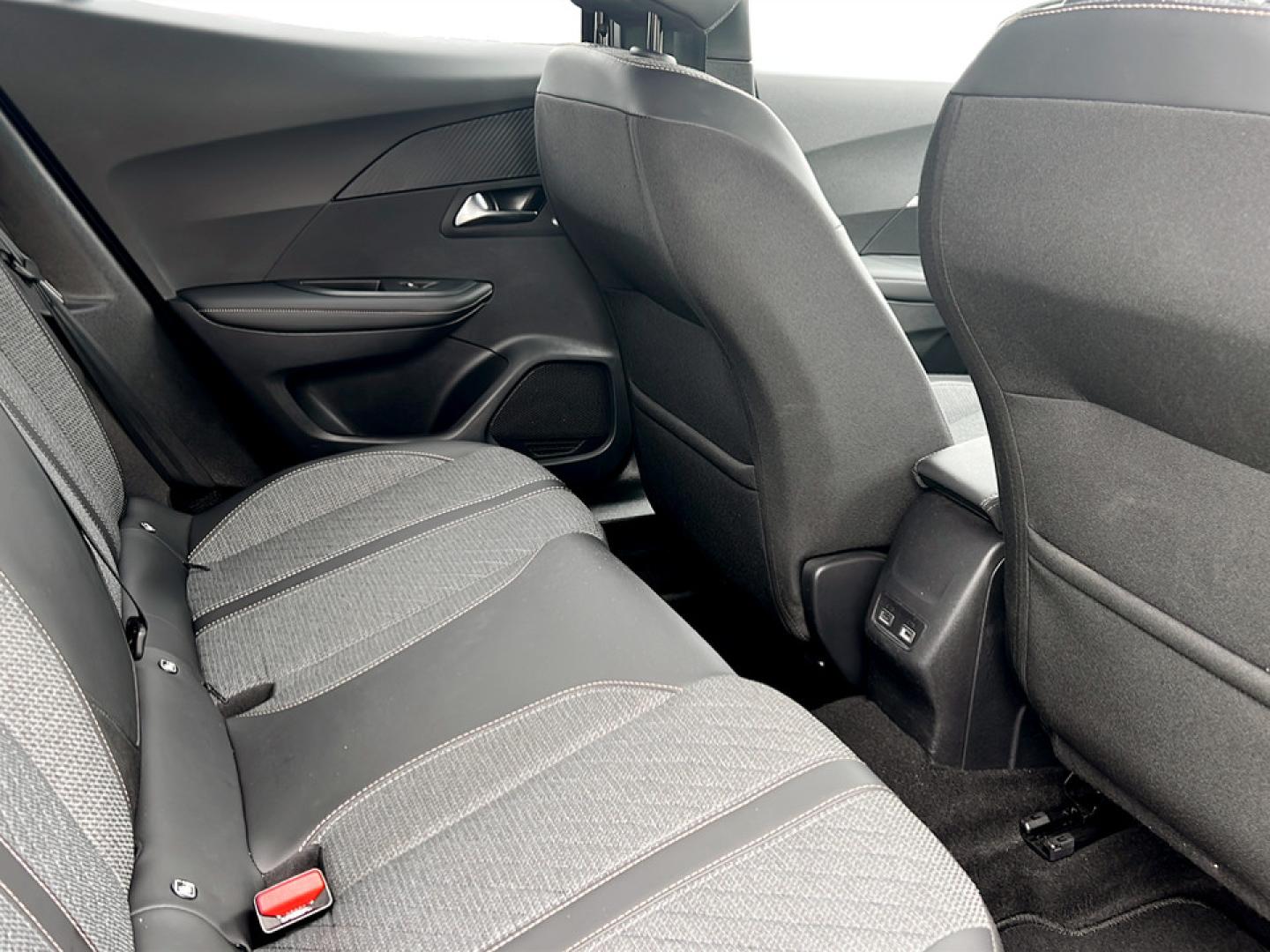 Peugeot 2008 1.2 Hybrid 136 Allure e-DCS6