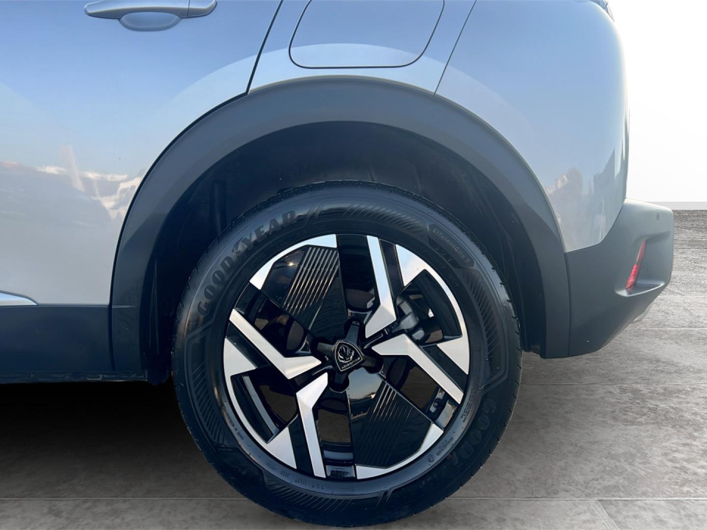 Peugeot 2008 1.2 Hybrid 145 Allure e-DCS6