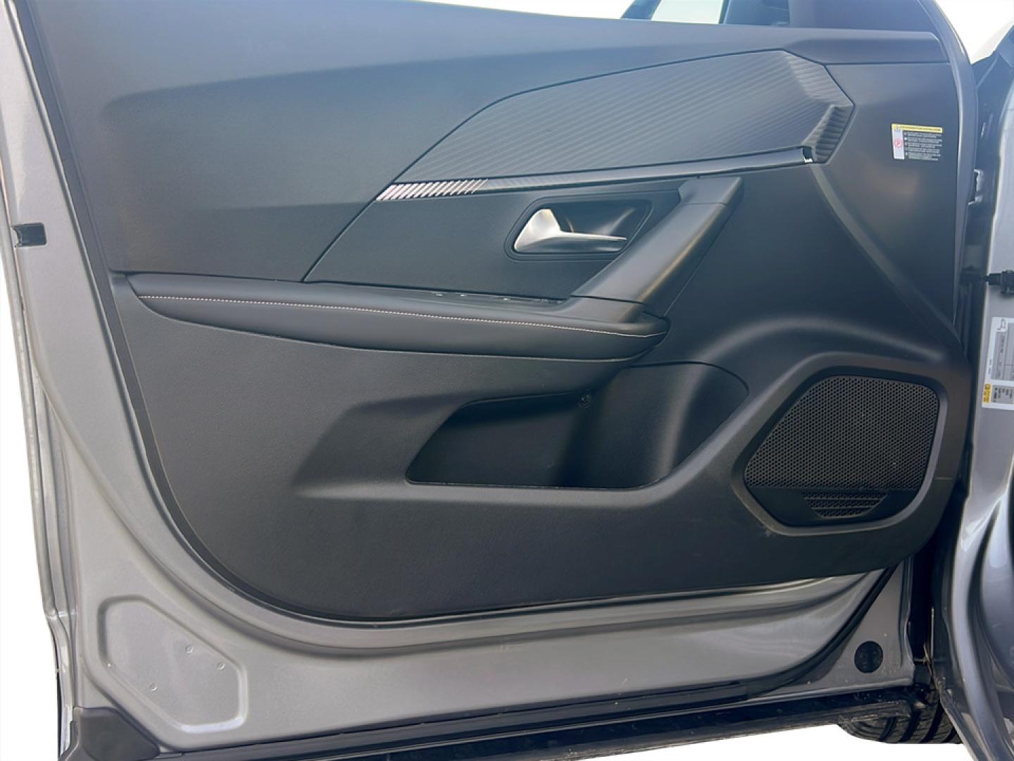 Peugeot 2008 1.2 Hybrid 145 Allure e-DCS6