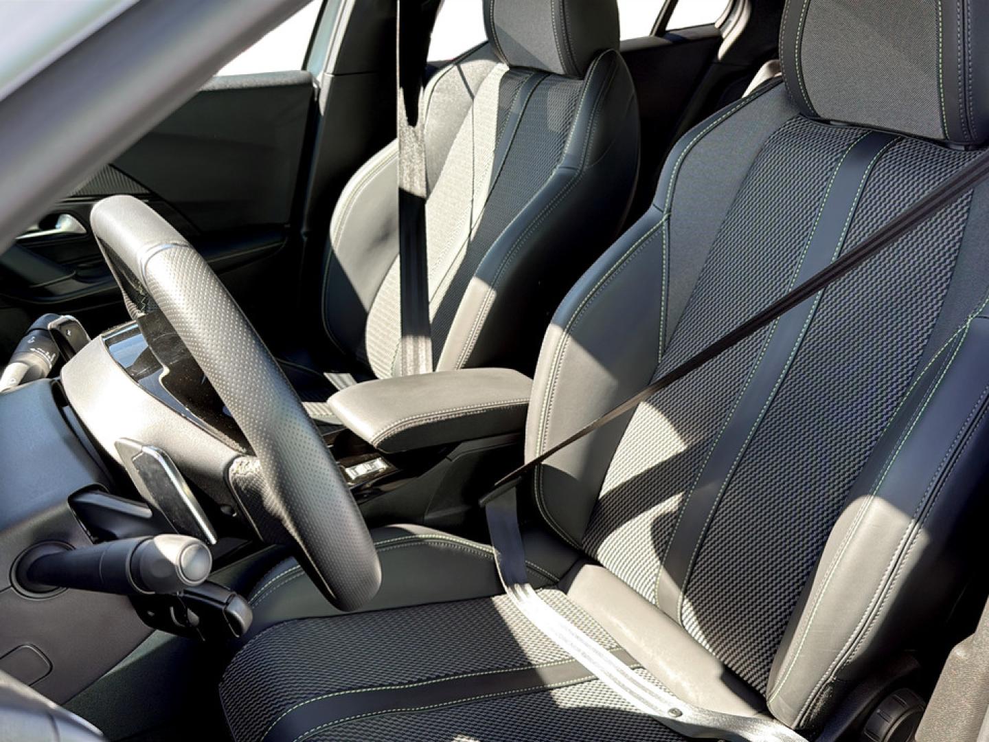 Peugeot 2008 1.2 Hybrid 145 GT e-DCS6