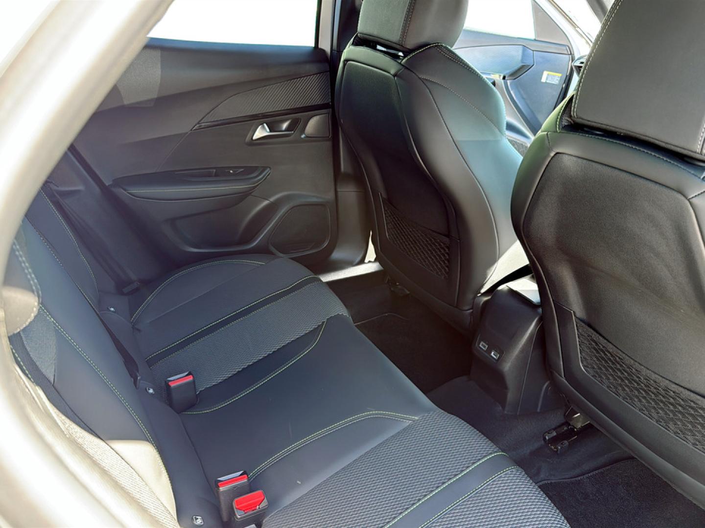 Peugeot 2008 1.2 Hybrid 145 GT e-DCS6