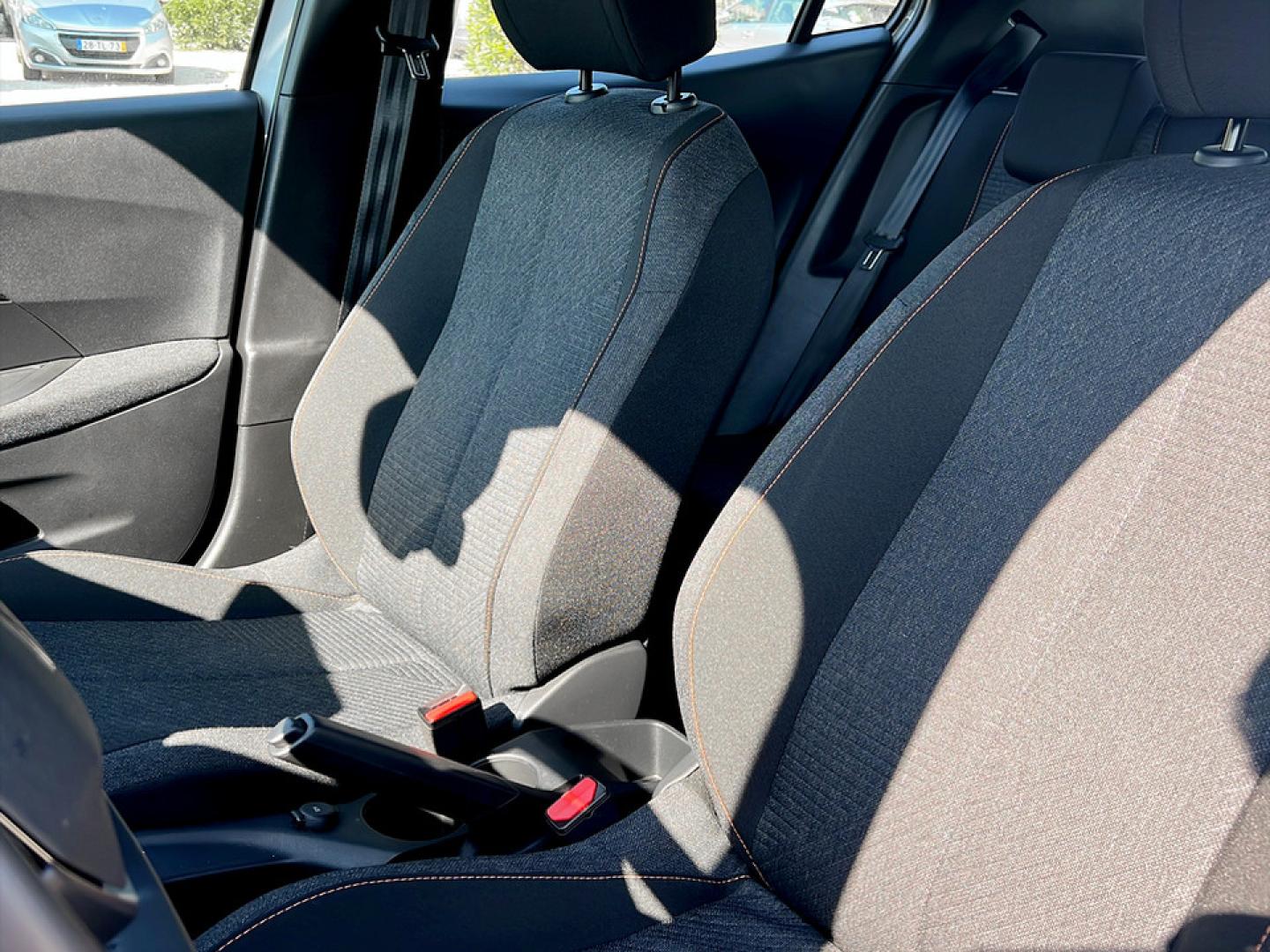 Peugeot 2008 1.2 PureTech 100cv Style