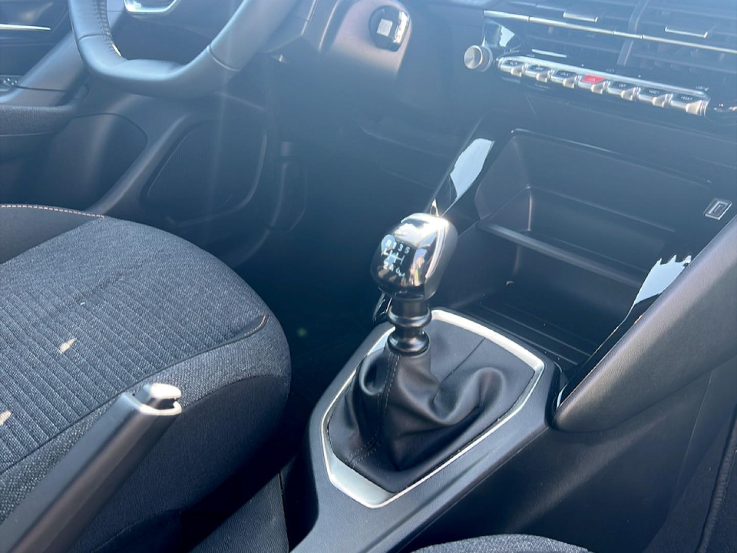 Peugeot 2008 1.2 PureTech 100cv Style