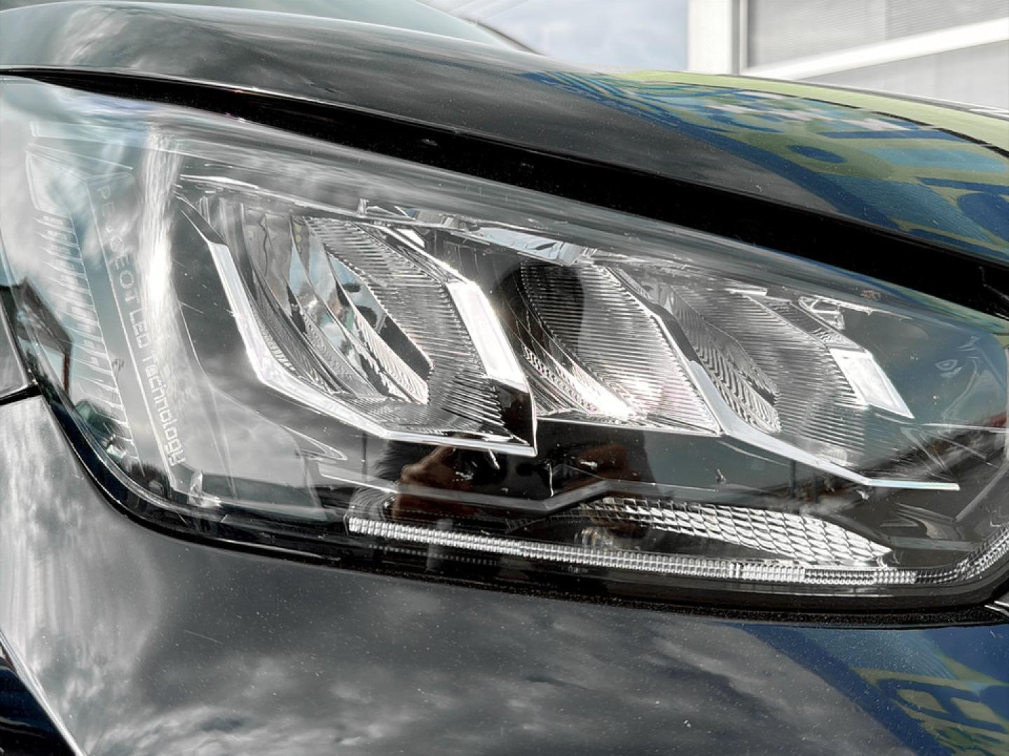 Peugeot 2008 1.2 Hybrid 145 Allure e-DCS6