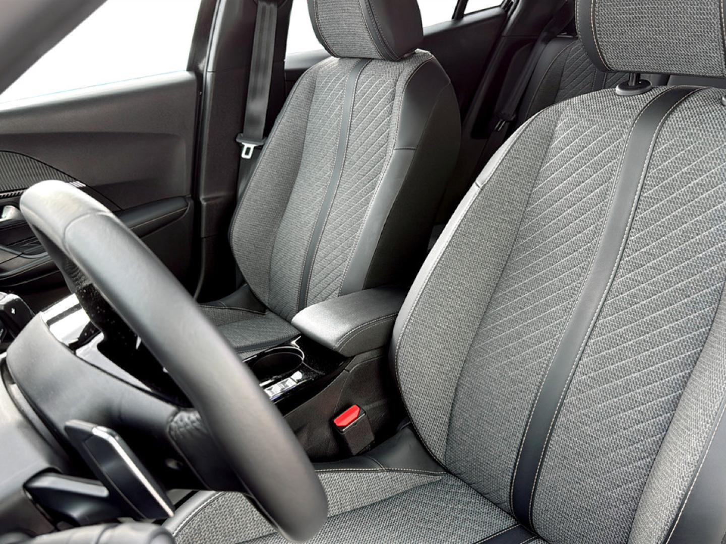 Peugeot 2008 1.2 Hybrid 145 Allure e-DCS6