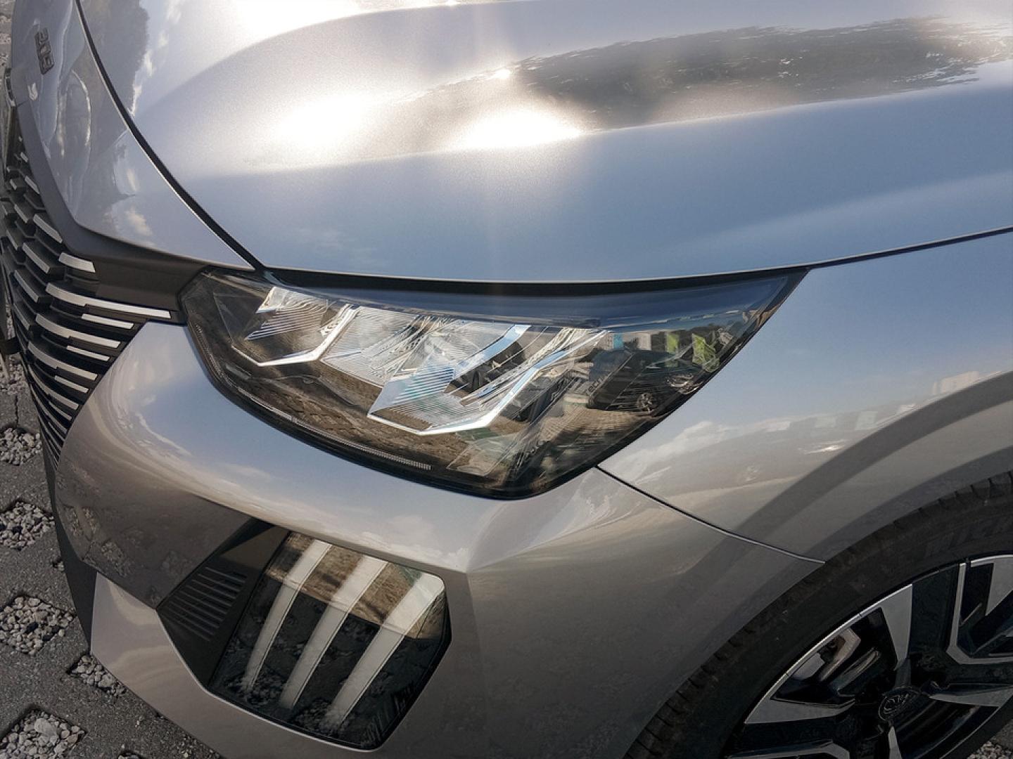 Peugeot 208 Hybrid 100 e-DCS6 Allure