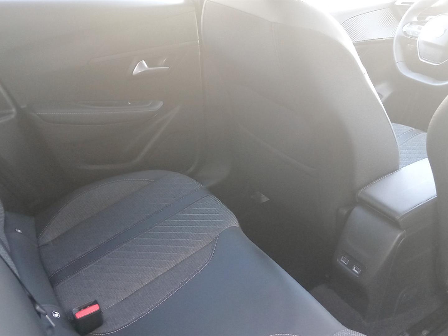 Peugeot 208 Hybrid 100 e-DCS6 Allure