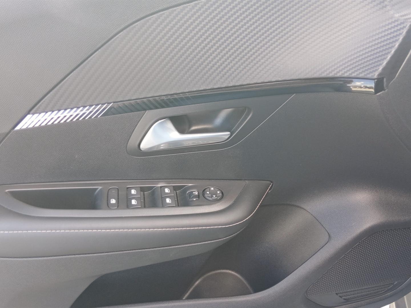 Peugeot 208 Hybrid 100 e-DCS6 Allure