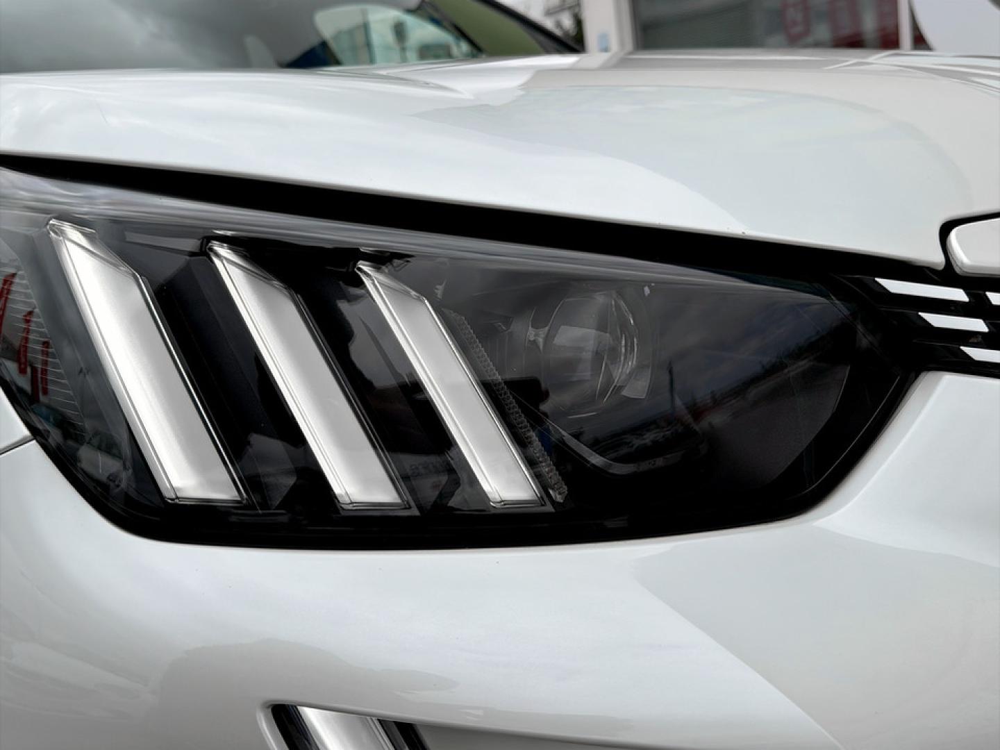 Peugeot e-2008 50kWh 136CV GT e-EAT8
