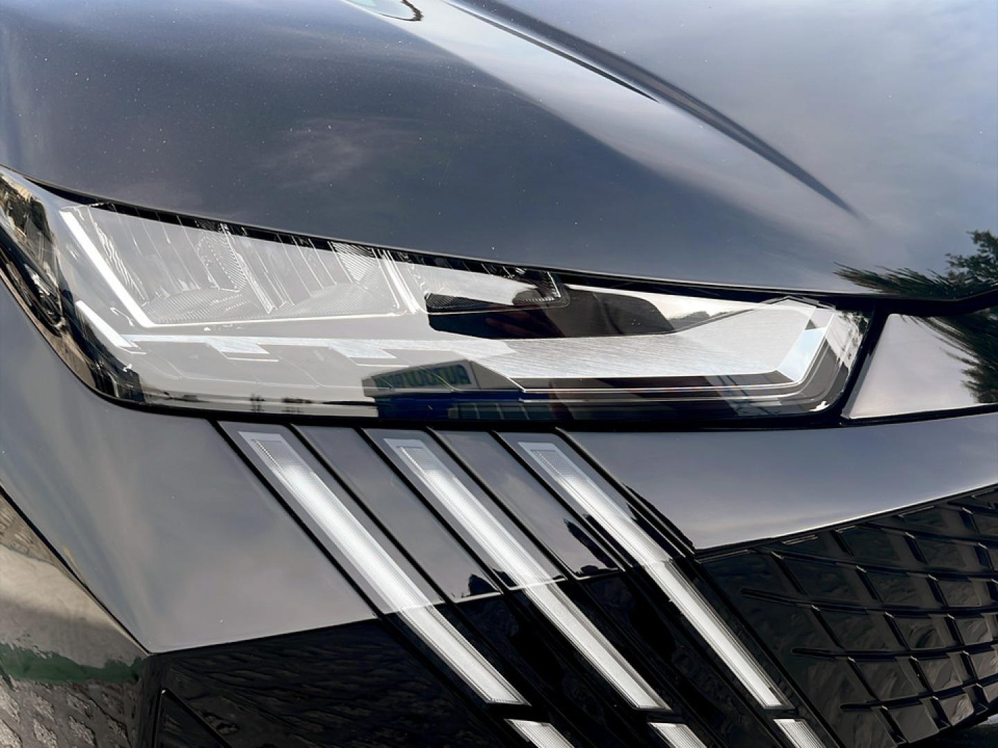 Peugeot 3008 Allure Hybrid 136cv e-DCS6