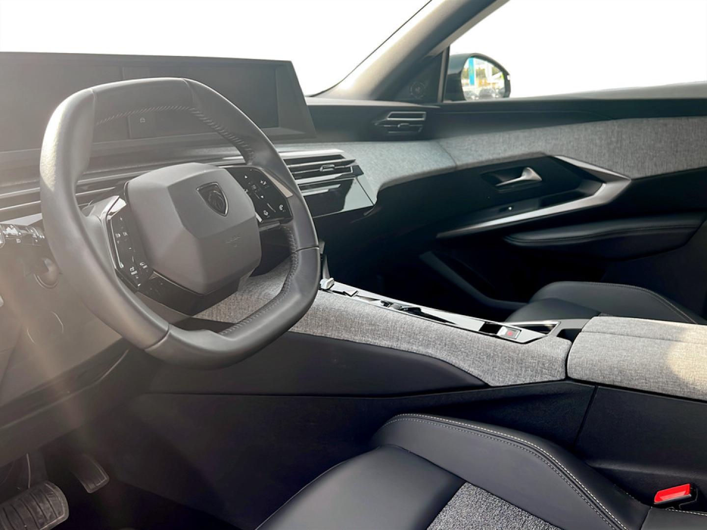 Peugeot 3008 Allure Hybrid 136cv e-DCS6