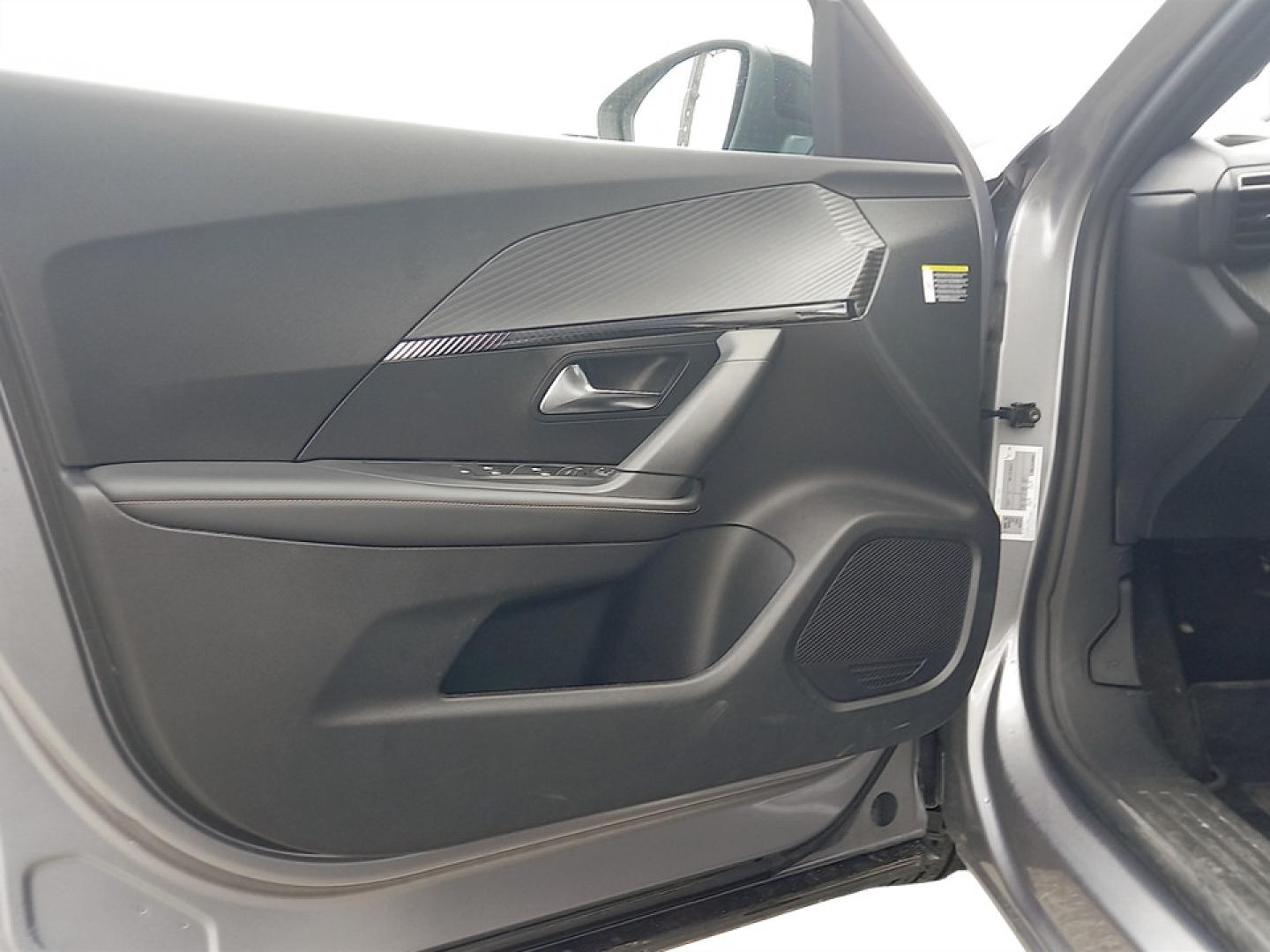 Peugeot 2008 1.2 Hybrid 145 Allure e-DCS6