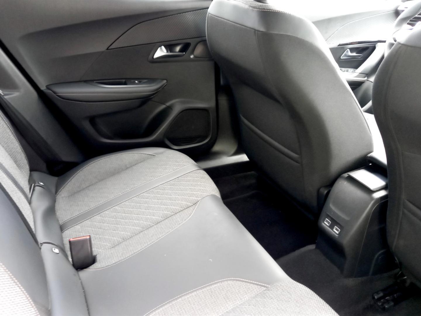 Peugeot 2008 1.2 Hybrid 145 Allure e-DCS6