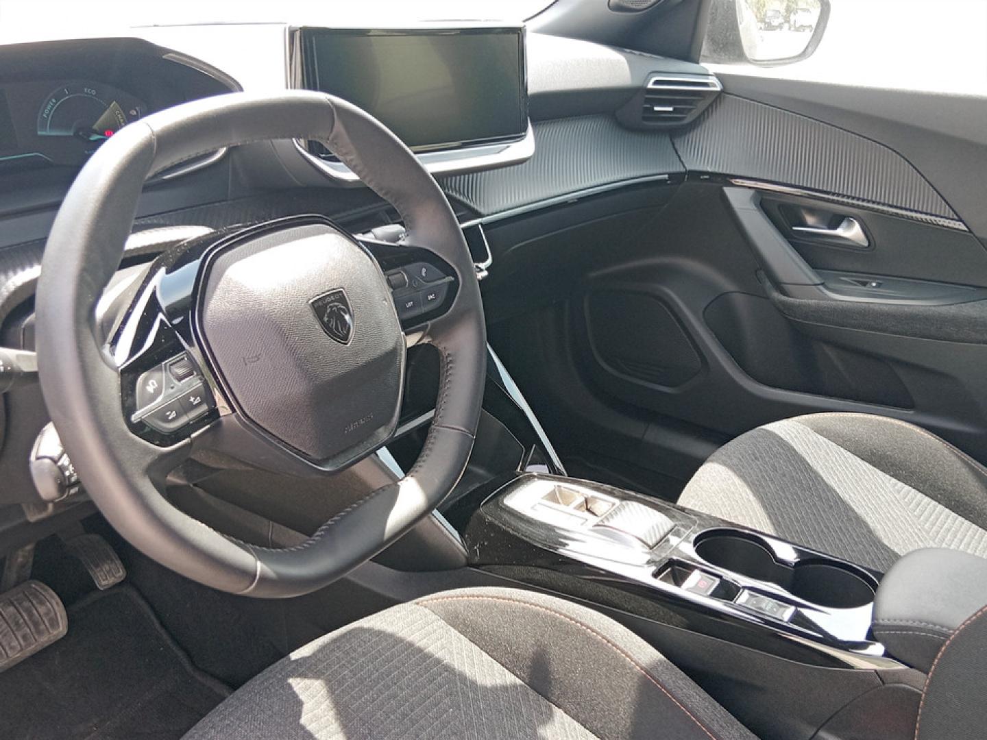Peugeot e-2008 Active 156cv (115 kW) - Bateria 54 kWh