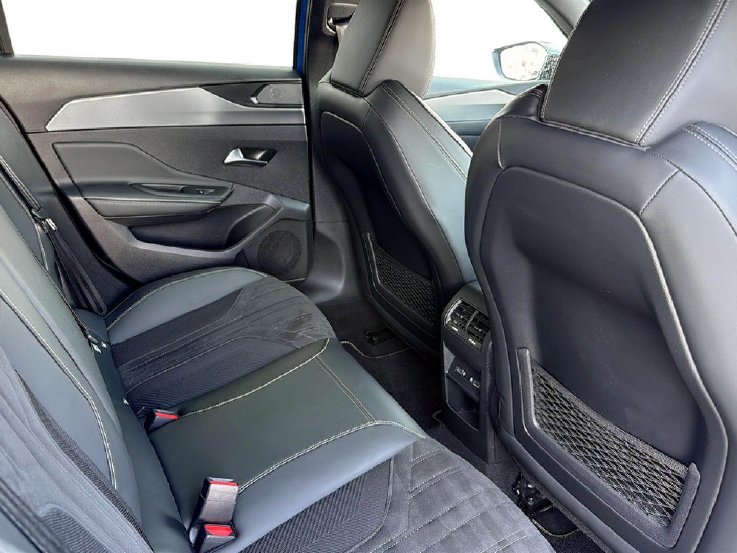 Peugeot 308 GT PACK 1.6 Hybrid 225cv e-EAT8
