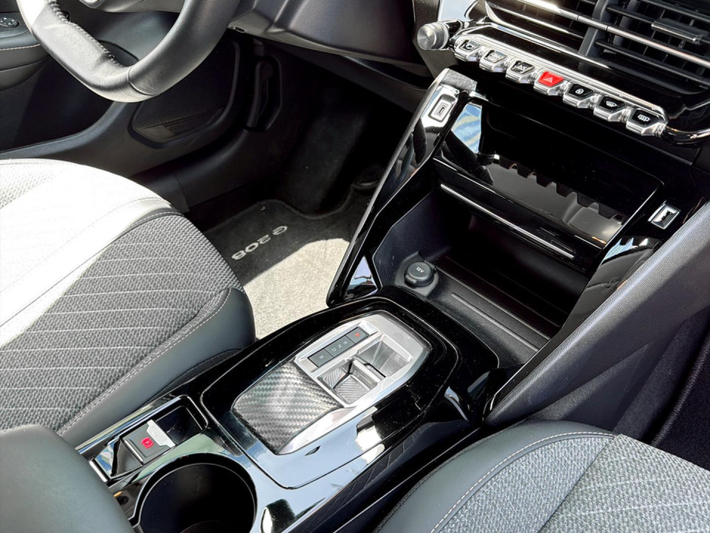Peugeot e-208 50KWH - 136CV STYLE